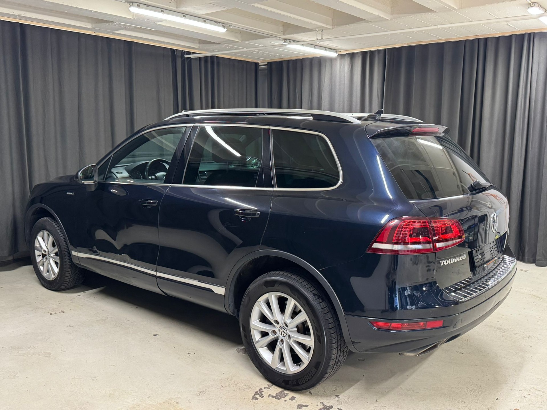 VW Touareg 3.0 TDI BlueMotion Technology Tiptronic-image-3
