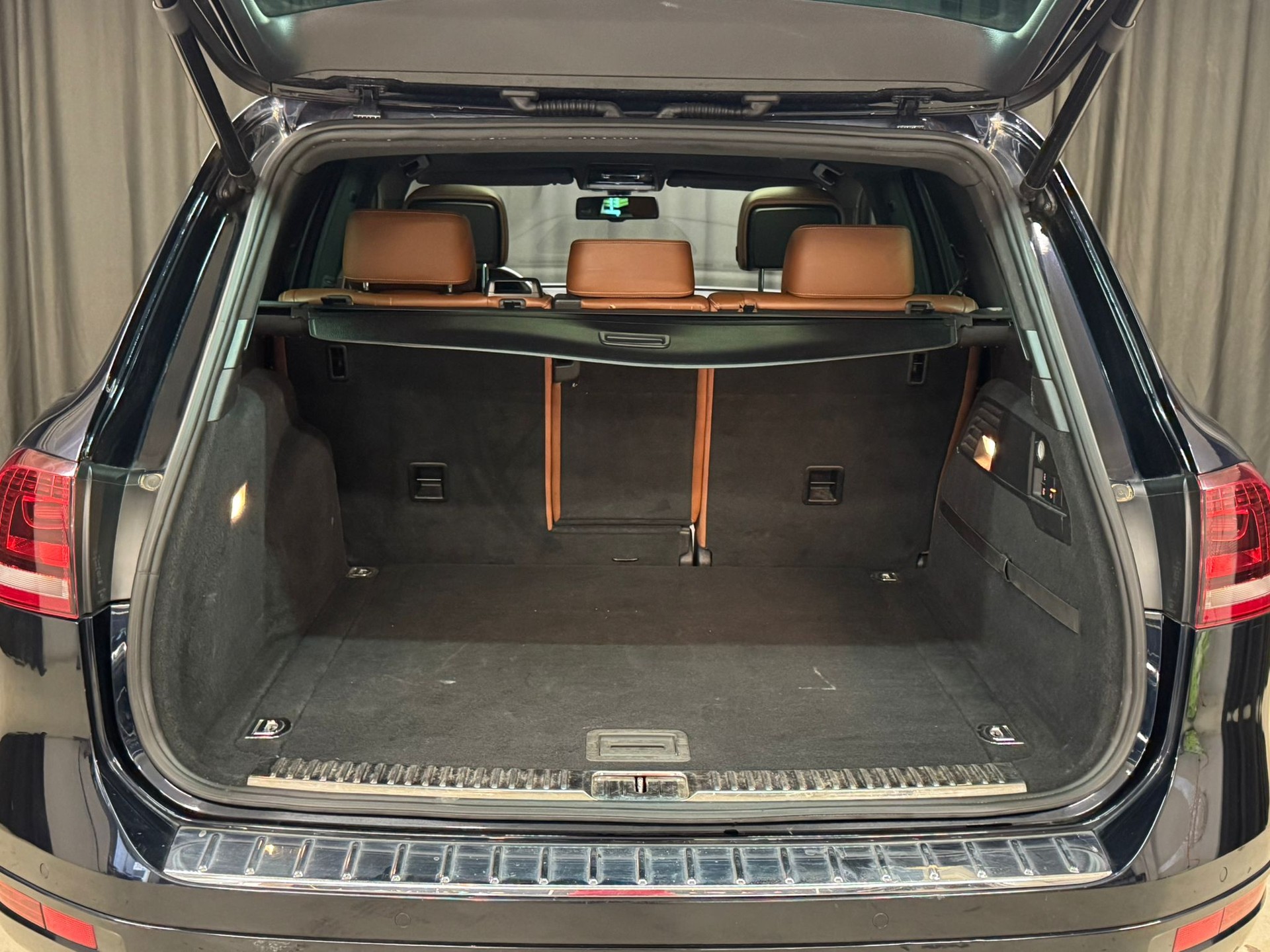 VW Touareg 3.0 TDI BlueMotion Technology Tiptronic-image-9