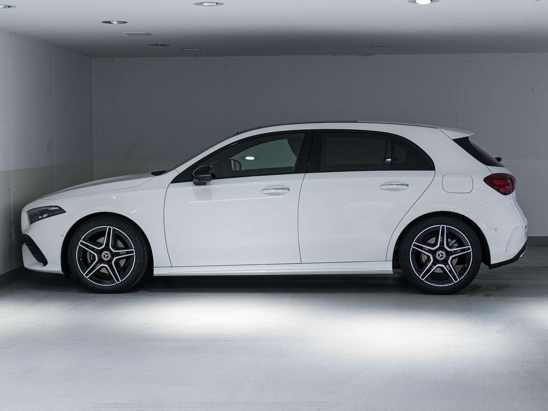 MERCEDES-BENZ A 200 Night Star-image-4