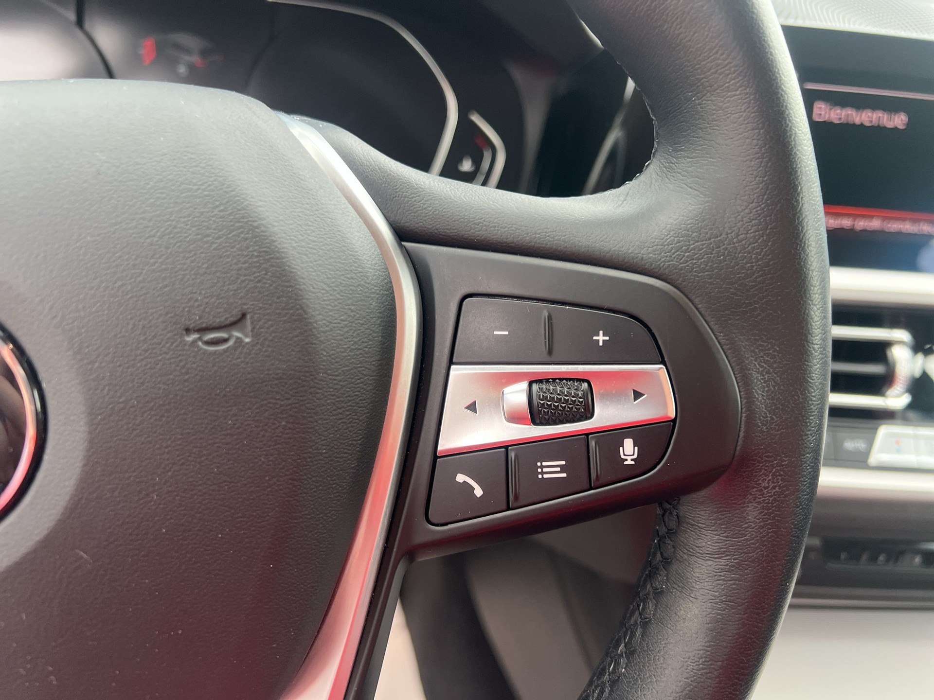 BMW 318i Touring Steptronic-image-15
