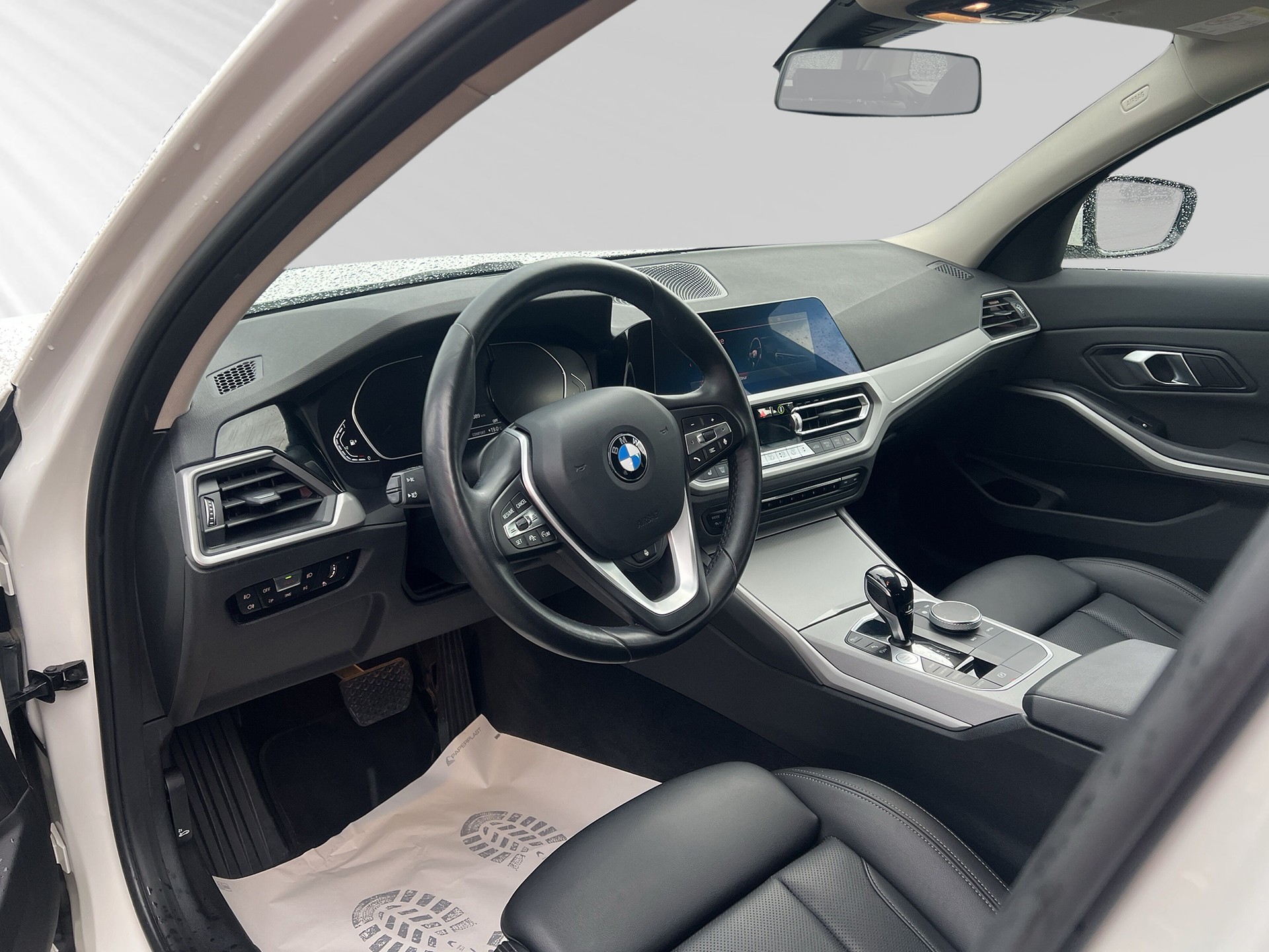 BMW 318i Touring Steptronic-showroom-element-3