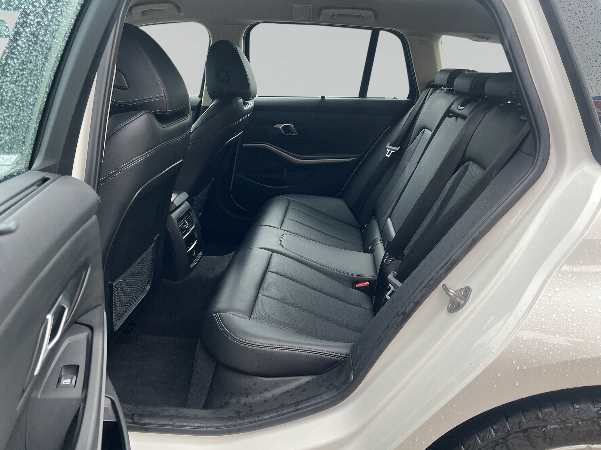 BMW 318i Touring Steptronic-image-6