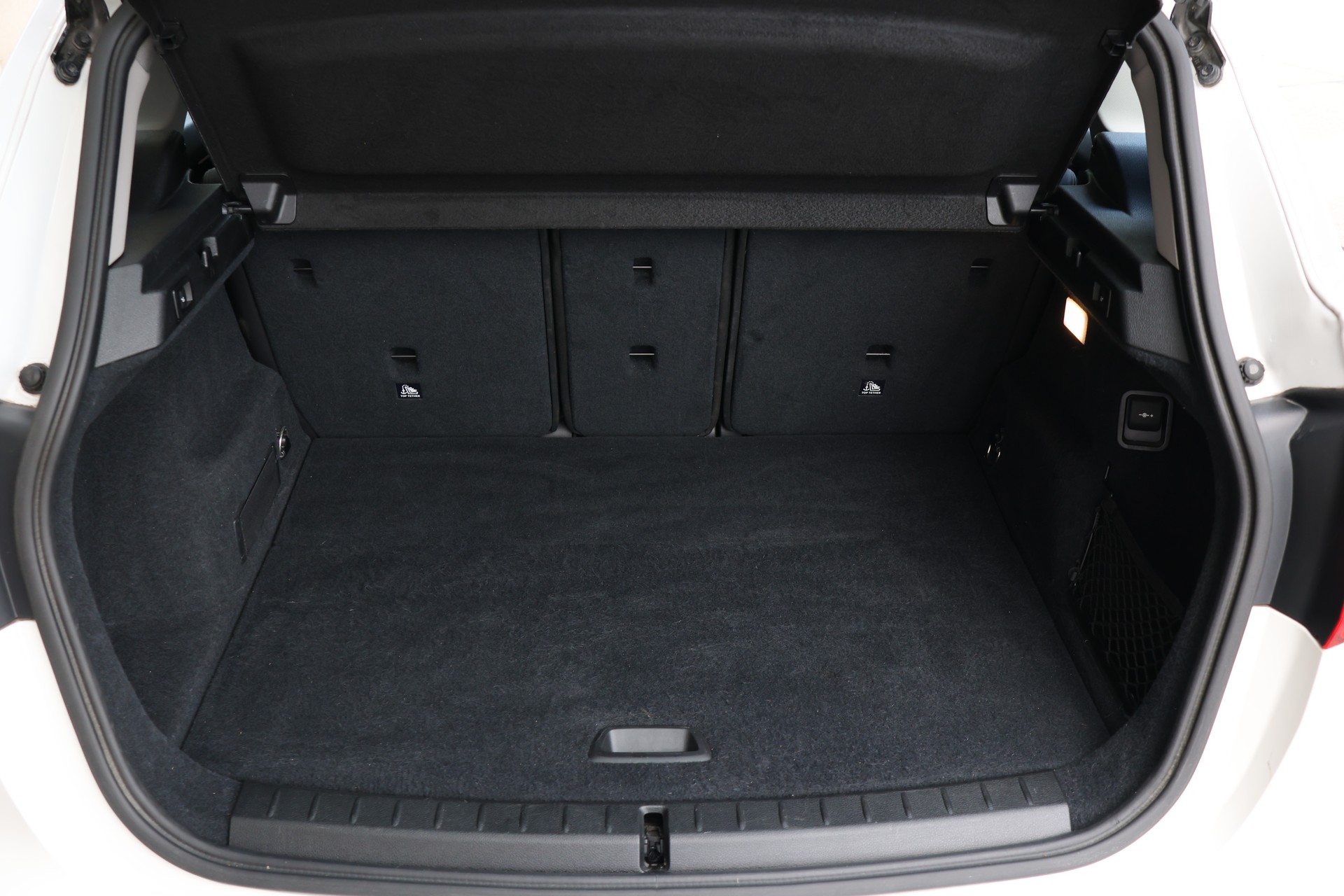 BMW 218d xDrive Active Tourer Steptronic Sport Line-image-6