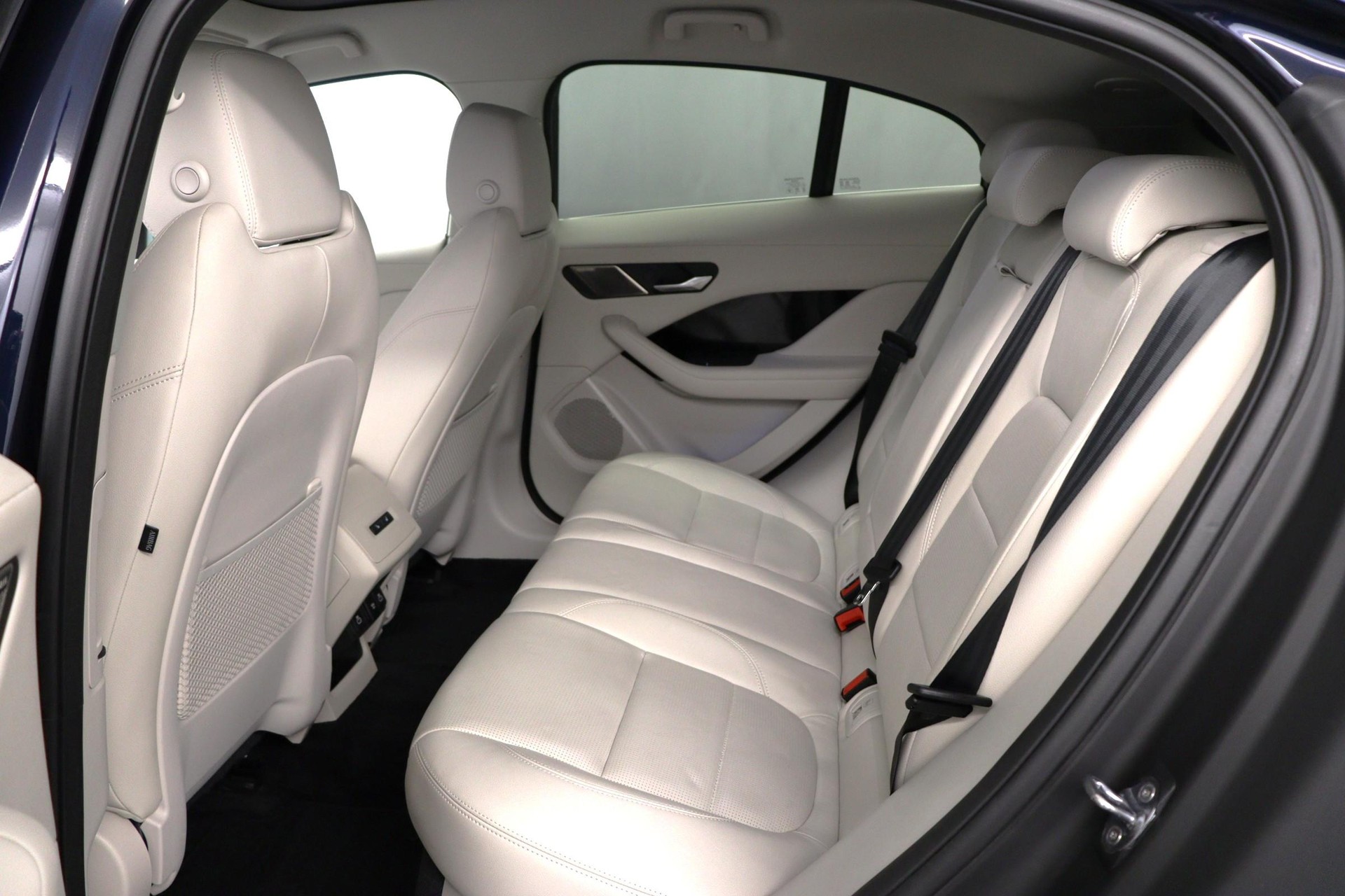 JAGUAR I-Pace EV400 SE AWD-image-9