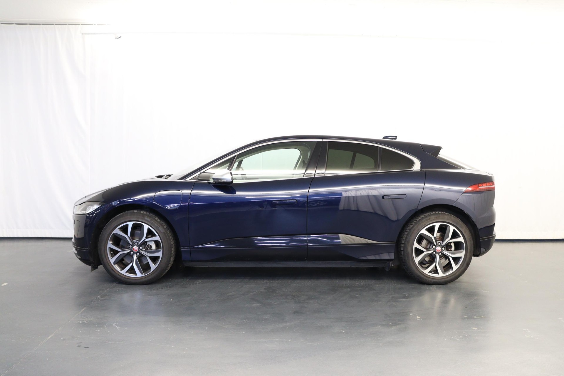 JAGUAR I-Pace EV400 SE AWD-showroom-element-3