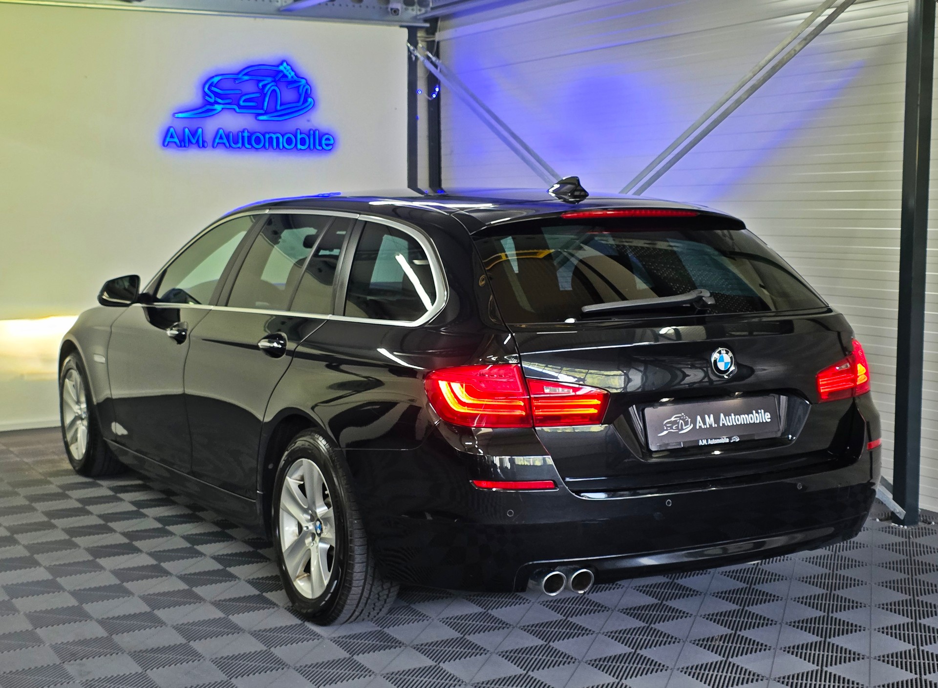 BMW 525d Touring xDrive Steptronic-image-5