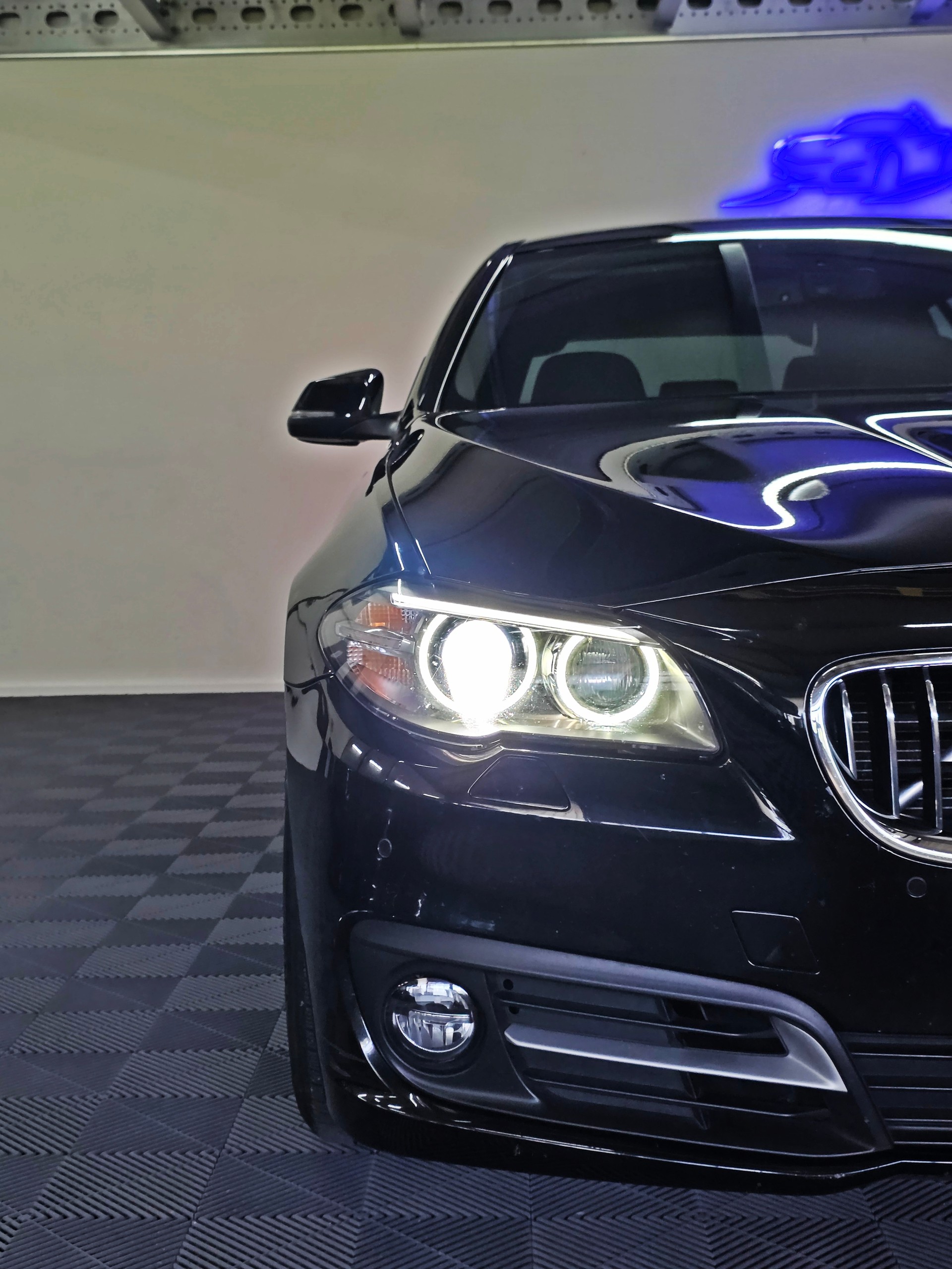 BMW 525d Touring xDrive Steptronic-showroom-element-2