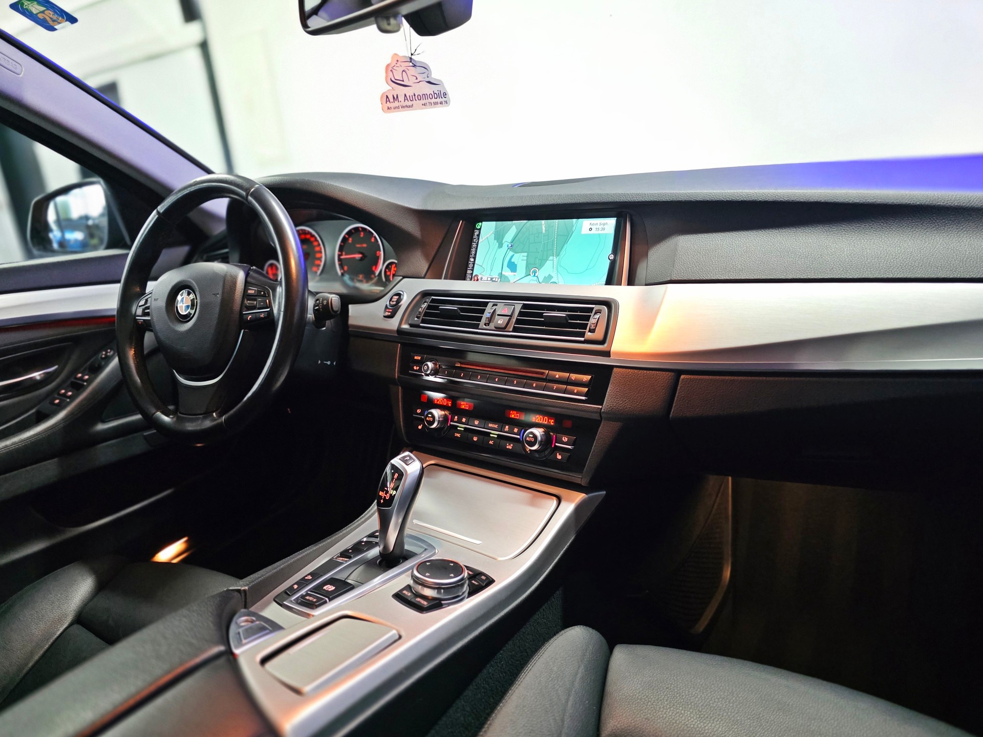 BMW 525d Touring xDrive Steptronic-image-16