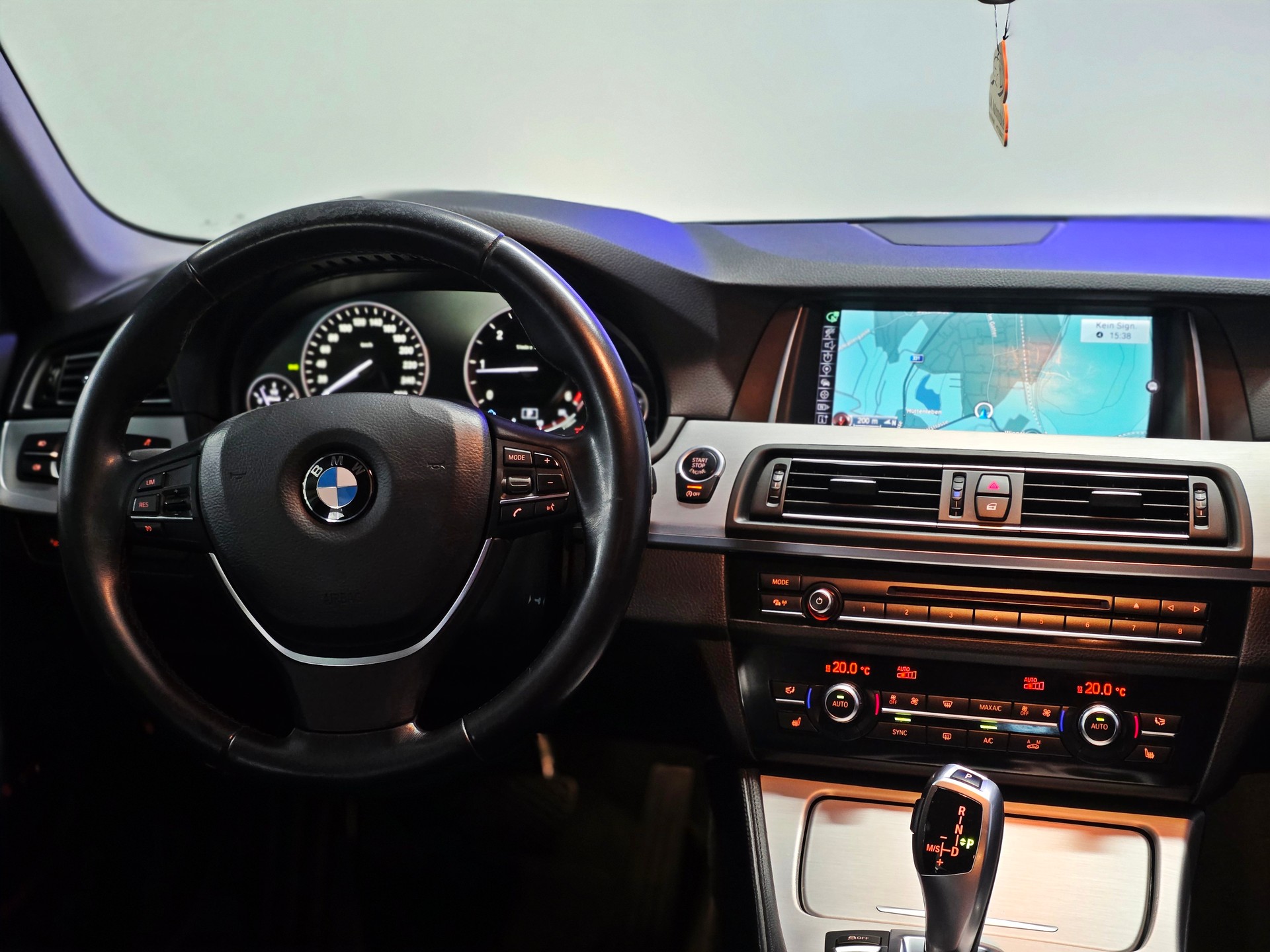 BMW 525d Touring xDrive Steptronic-image-14