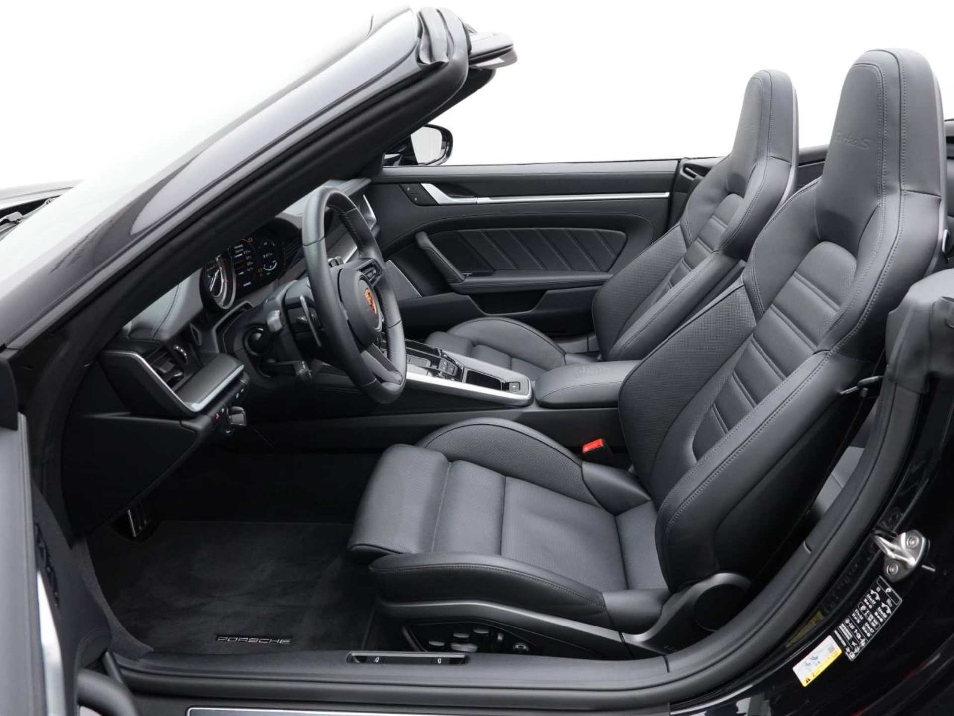 PORSCHE 911 Turbo S Cabriolet-image-4