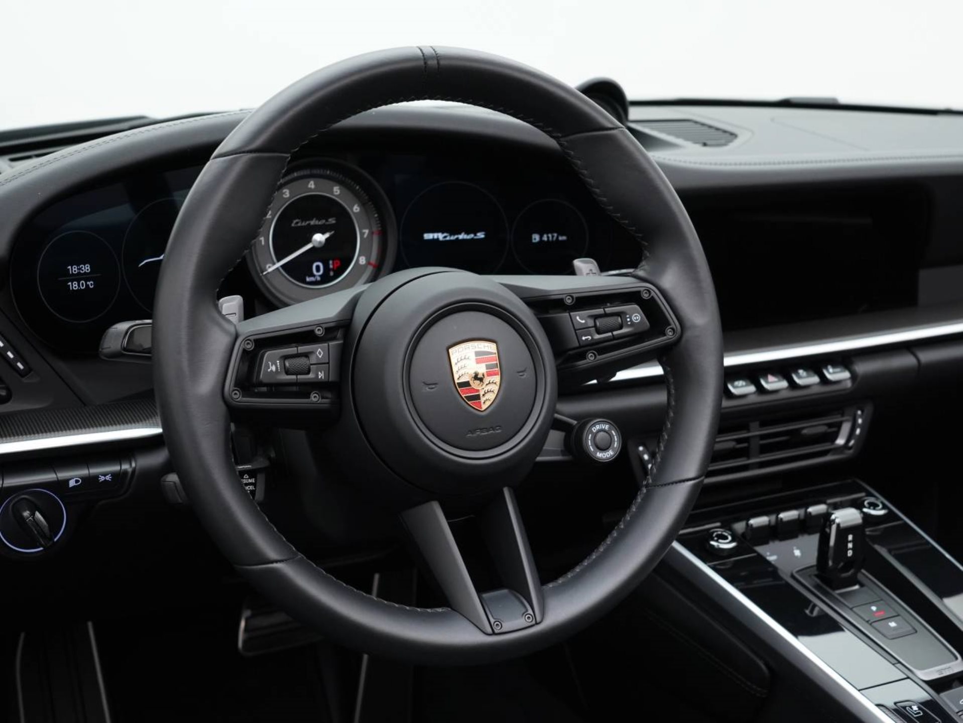 PORSCHE 911 Turbo S Cabriolet-image-15