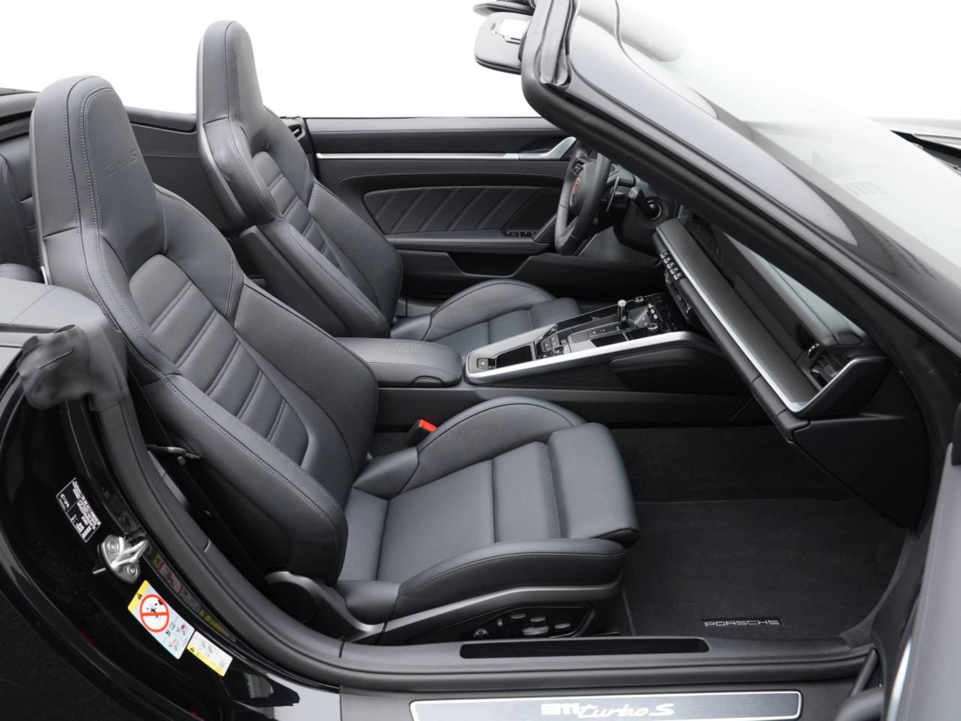 PORSCHE 911 Turbo S Cabriolet-image-21