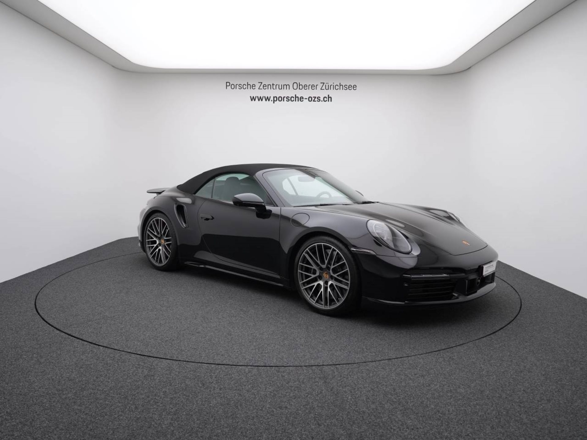 PORSCHE 911 Turbo S Cabriolet-image-8