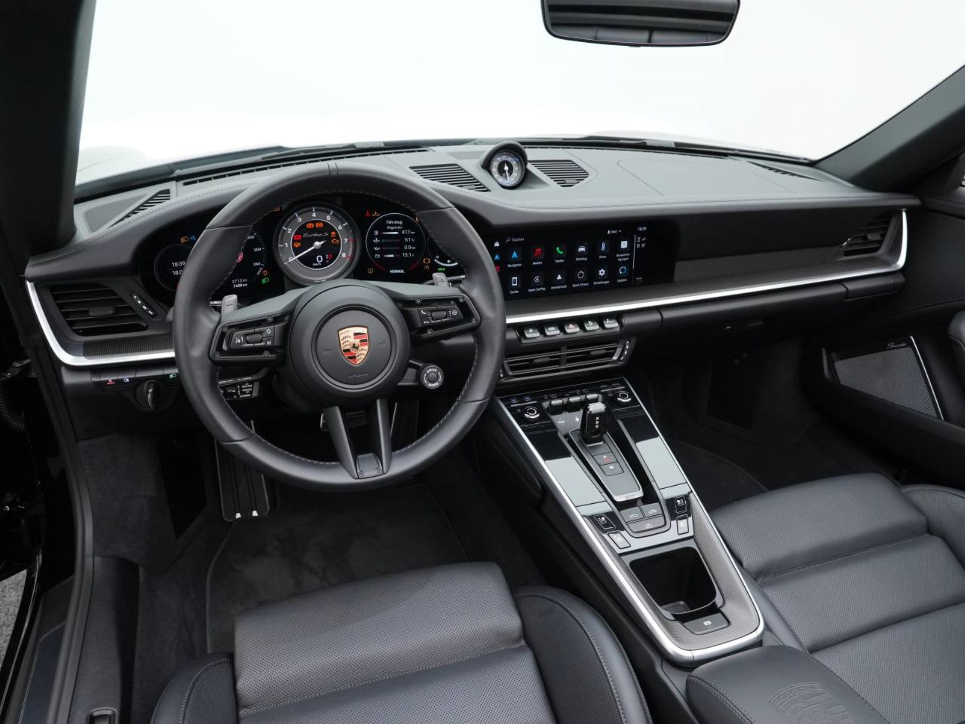 PORSCHE 911 Turbo S Cabriolet-image-14