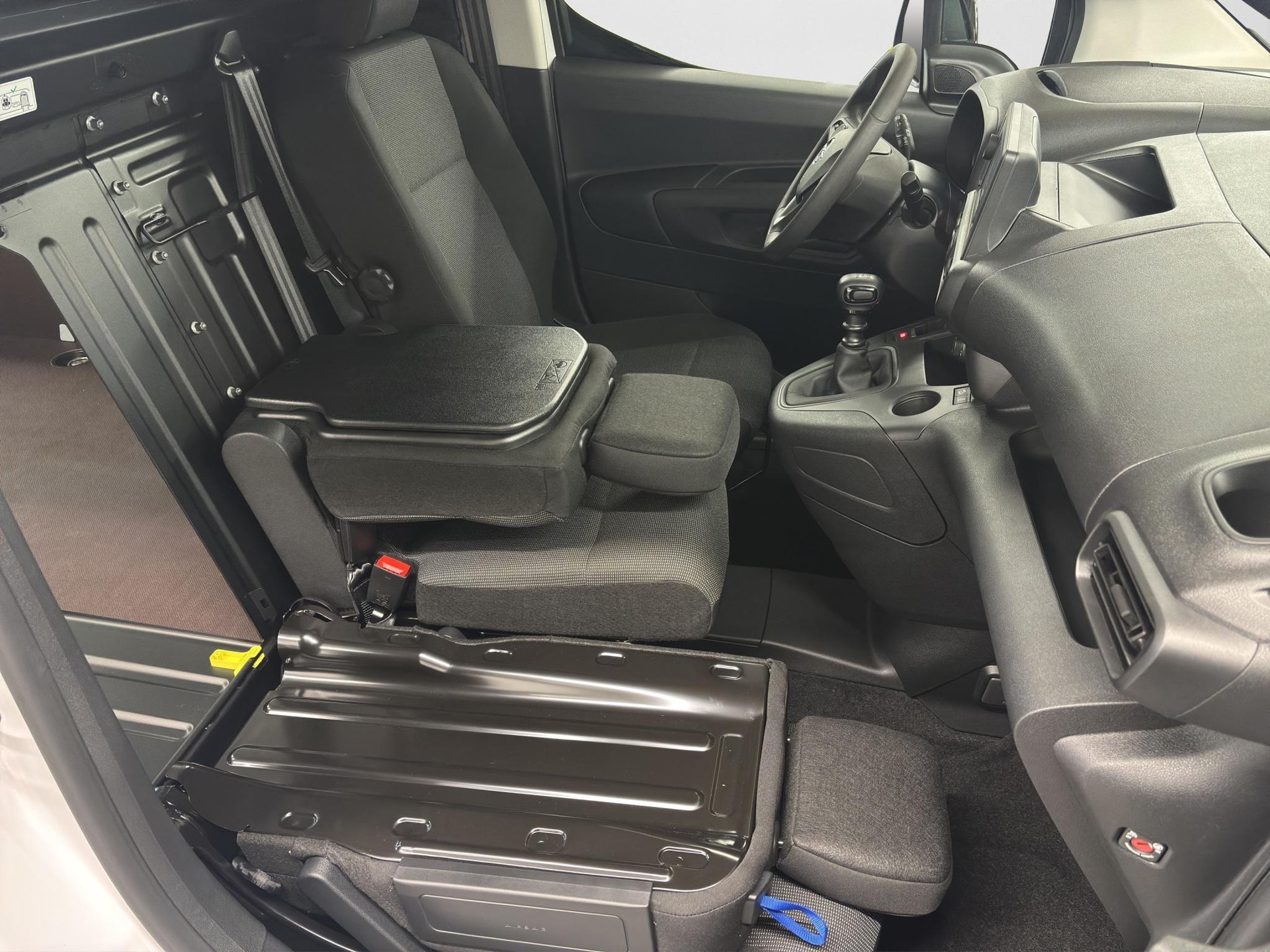 OPEL Combo Cargo 2.4 t 1.5 D S/S-image-11
