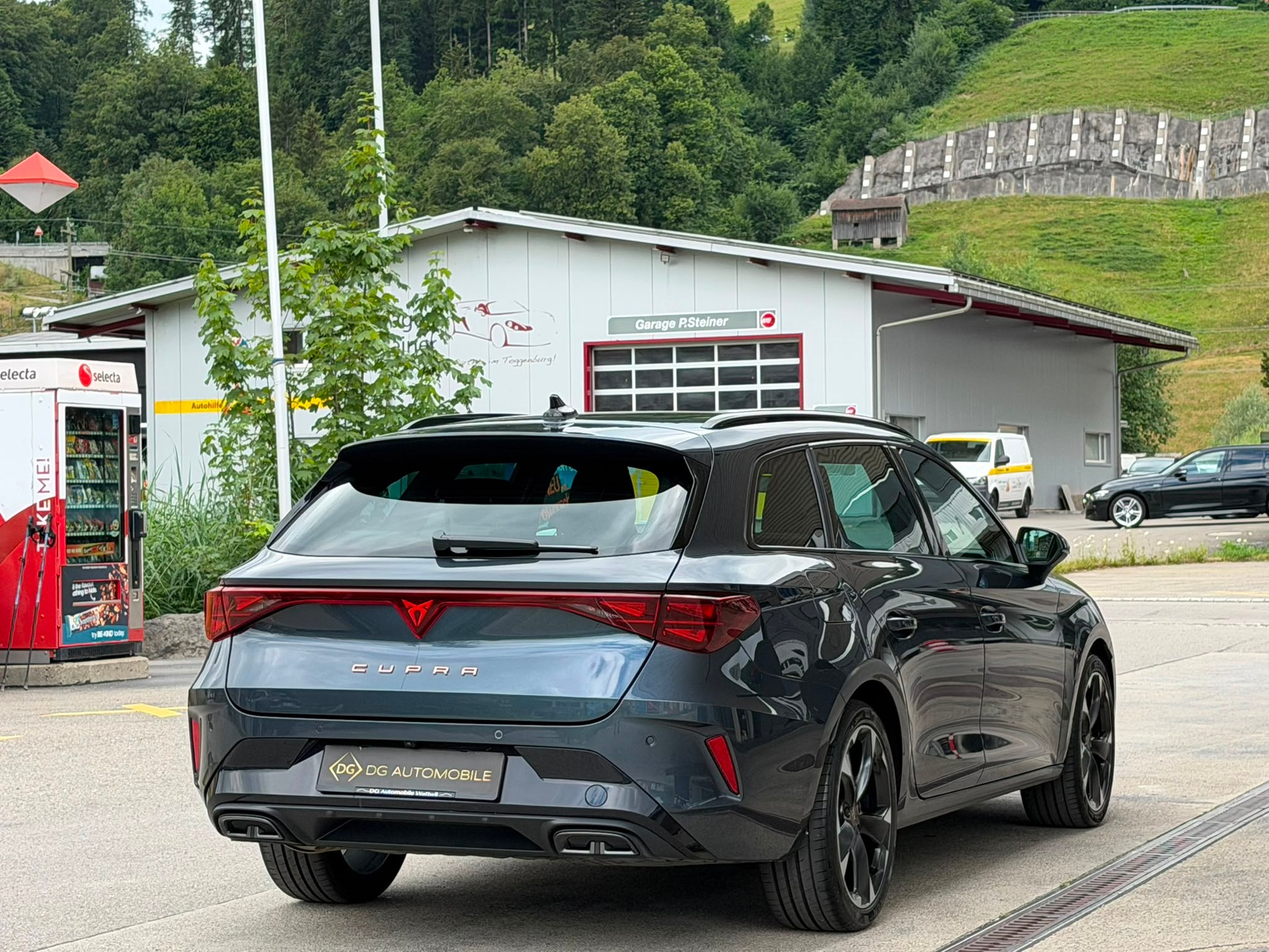 CUPRA LEON ST 1.5 eTSI DSG *Top Zustand**Top Ausstattung**Elektr. Anhängerkupplung*-image-6