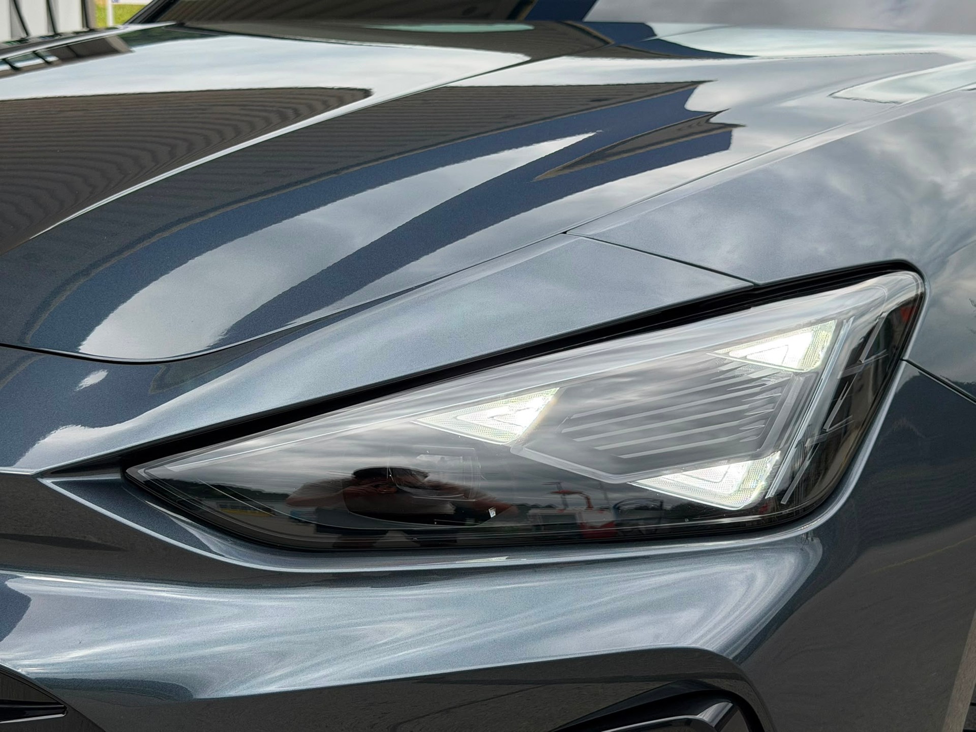 CUPRA LEON ST 1.5 eTSI DSG *Top Zustand**Top Ausstattung**Elektr. Anhängerkupplung*-image-7
