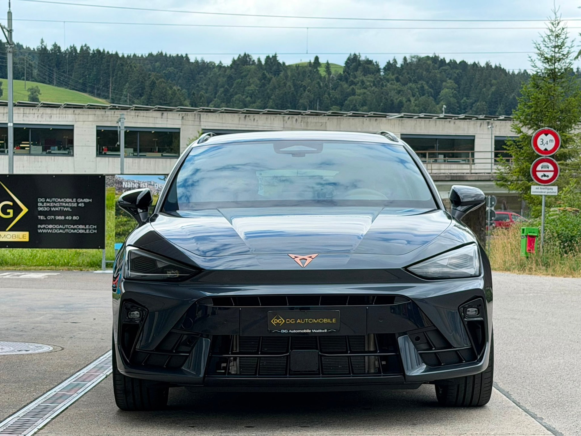 CUPRA LEON ST 1.5 eTSI DSG *Top Zustand**Top Ausstattung**Elektr. Anhängerkupplung*-showroom-element-2