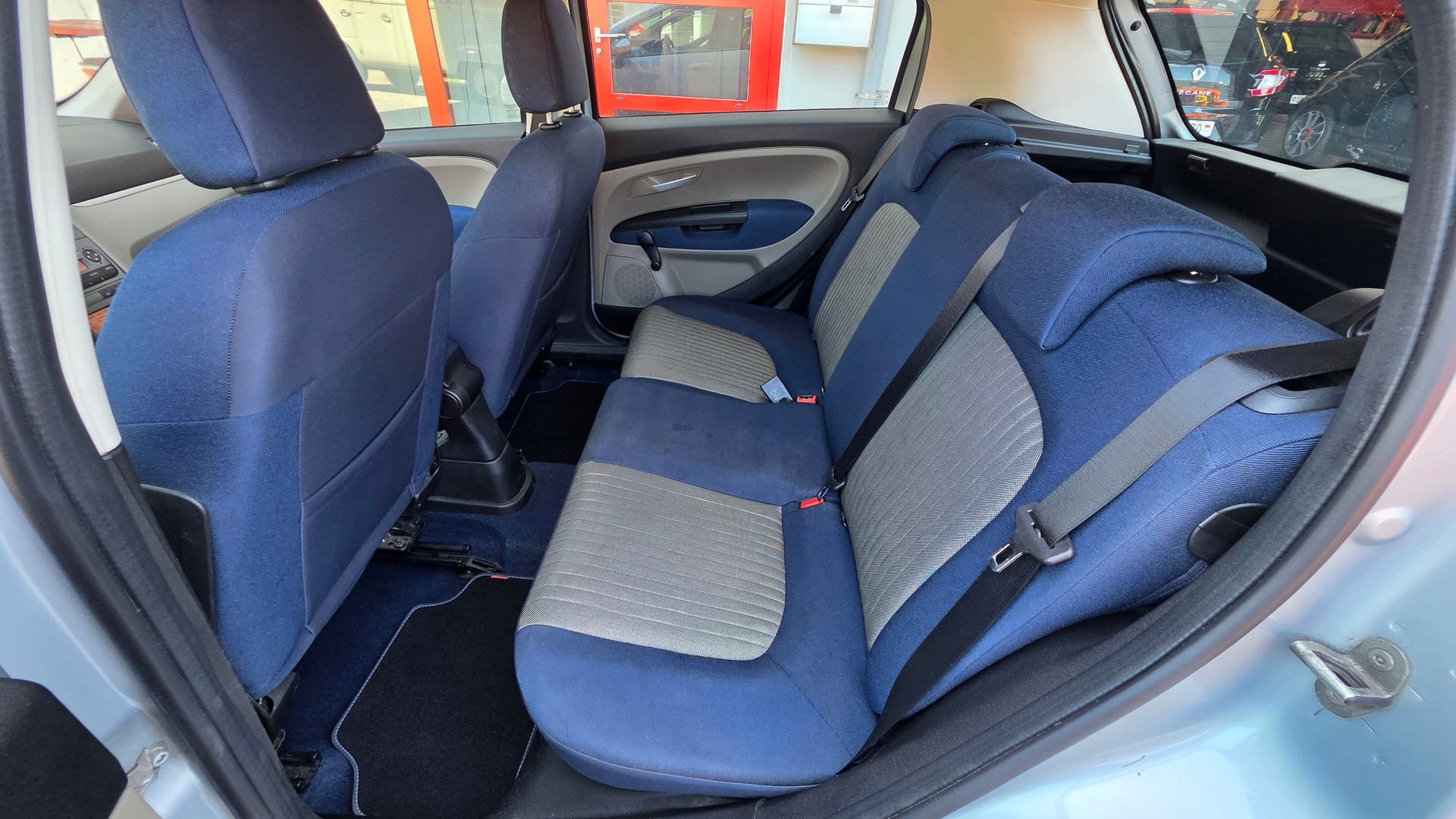 FIAT Punto 1.9 JTD Emotion-image-10