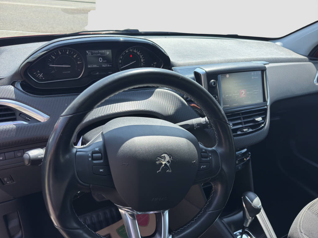 PEUGEOT 208 1.2 PureTech Allure S/S-image-9