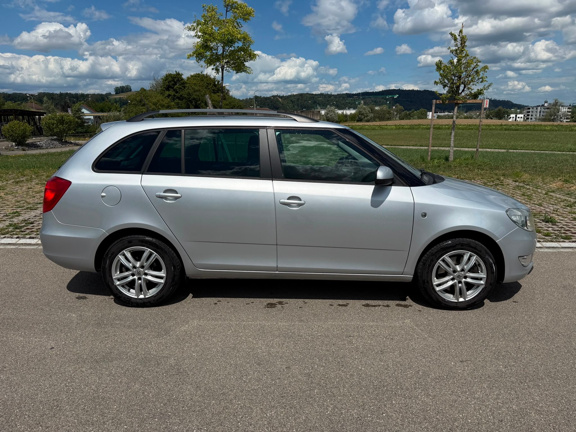 SKODA Fabia 1.2 TSI Fresh-image-4