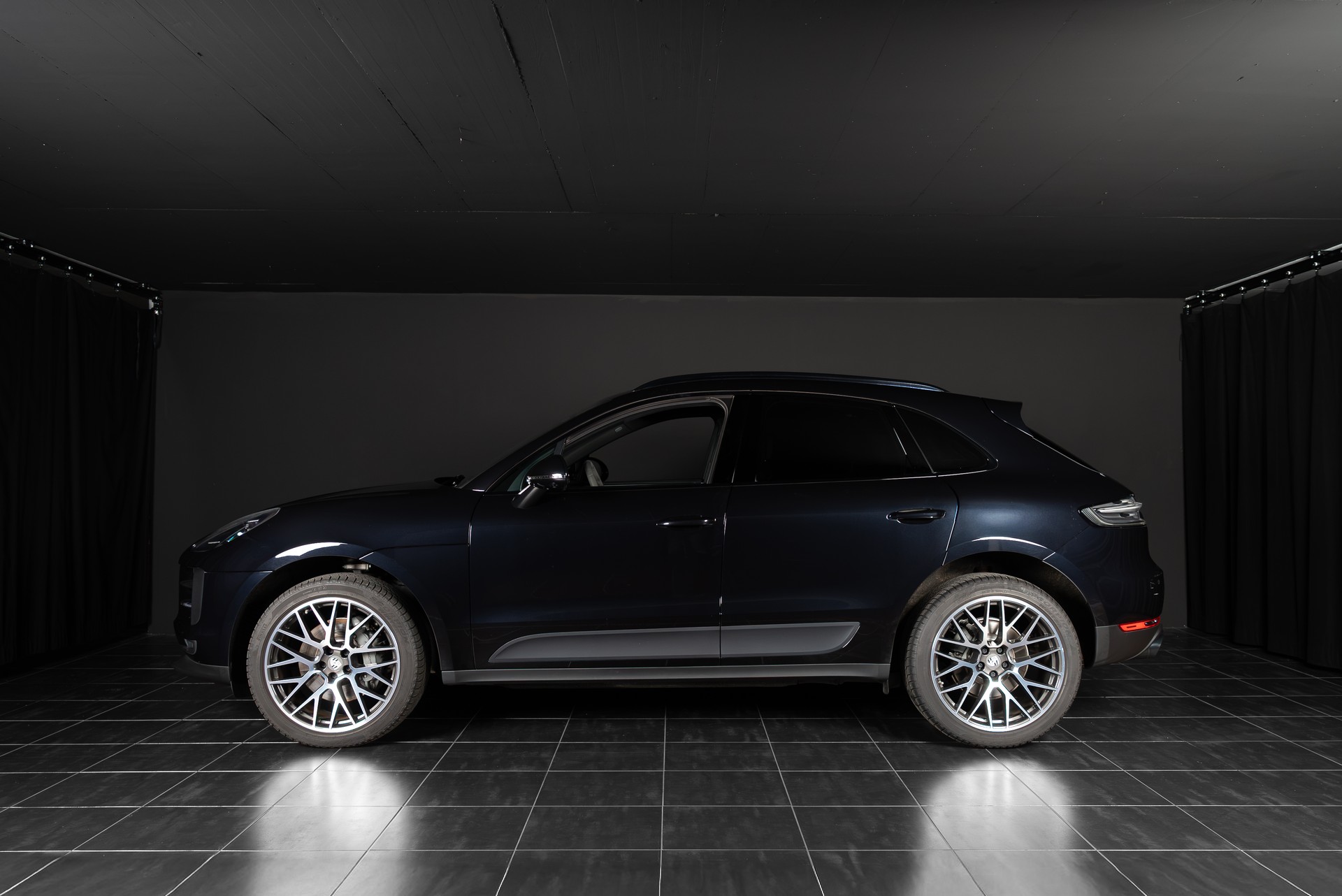 PORSCHE Macan S PDK-showroom-element-1