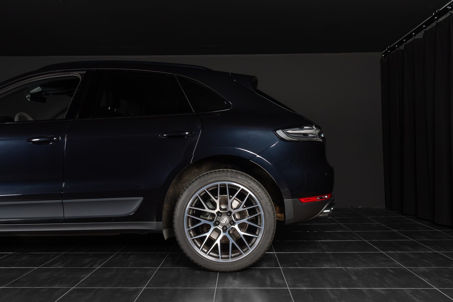 PORSCHE Macan S PDK-showroom-element-3