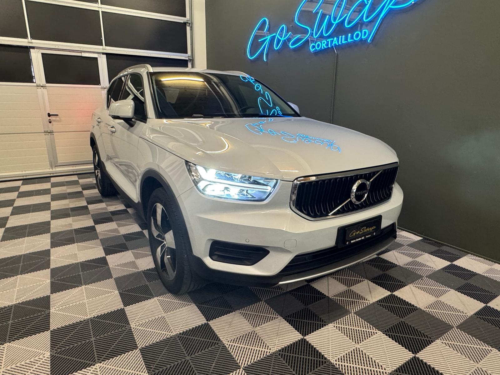 VOLVO XC40 T3 Momentum Geartronic-image-7