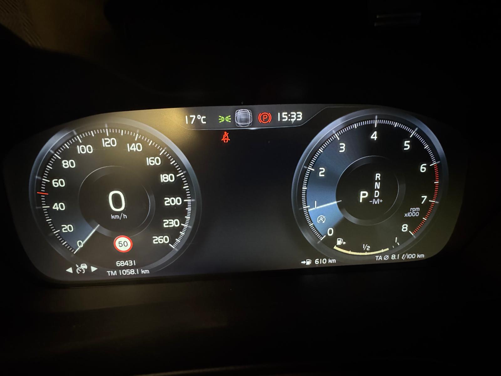 VOLVO XC40 T3 Momentum Geartronic-image-19