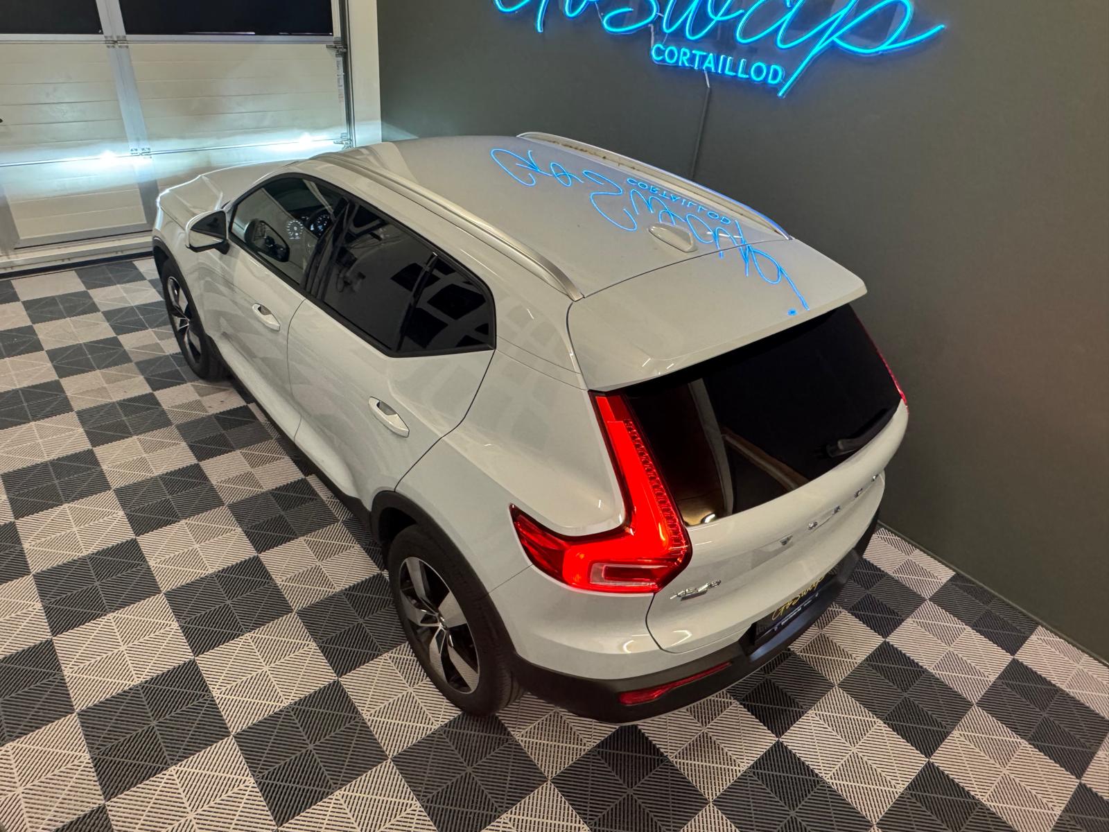 VOLVO XC40 T3 Momentum Geartronic-showroom-element-2