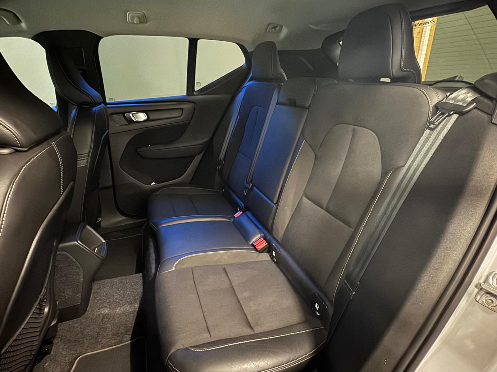 VOLVO XC40 T3 Momentum Geartronic-image-12