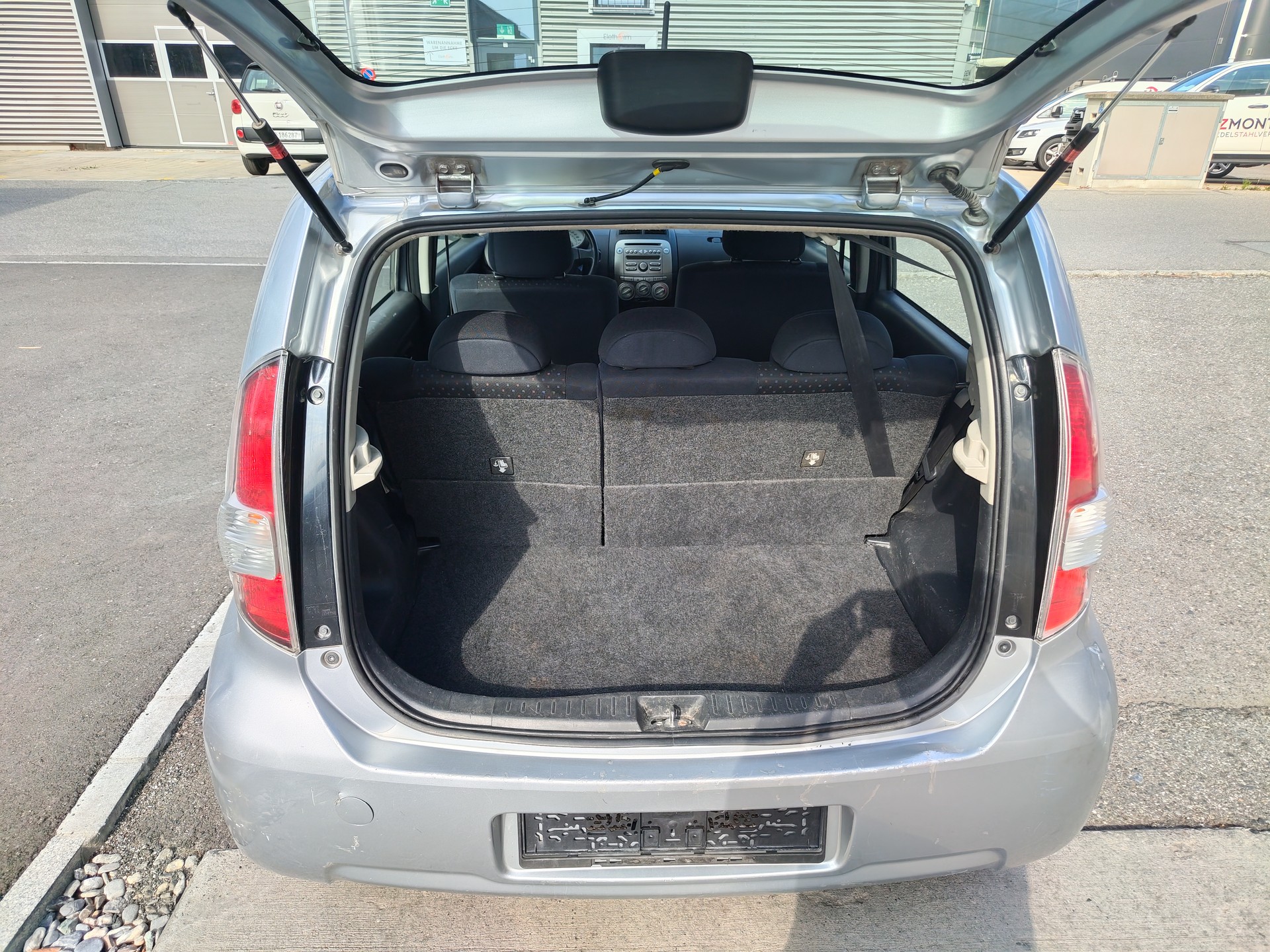 DAIHATSU Sirion 1.3 S Custom 4WD-image-10