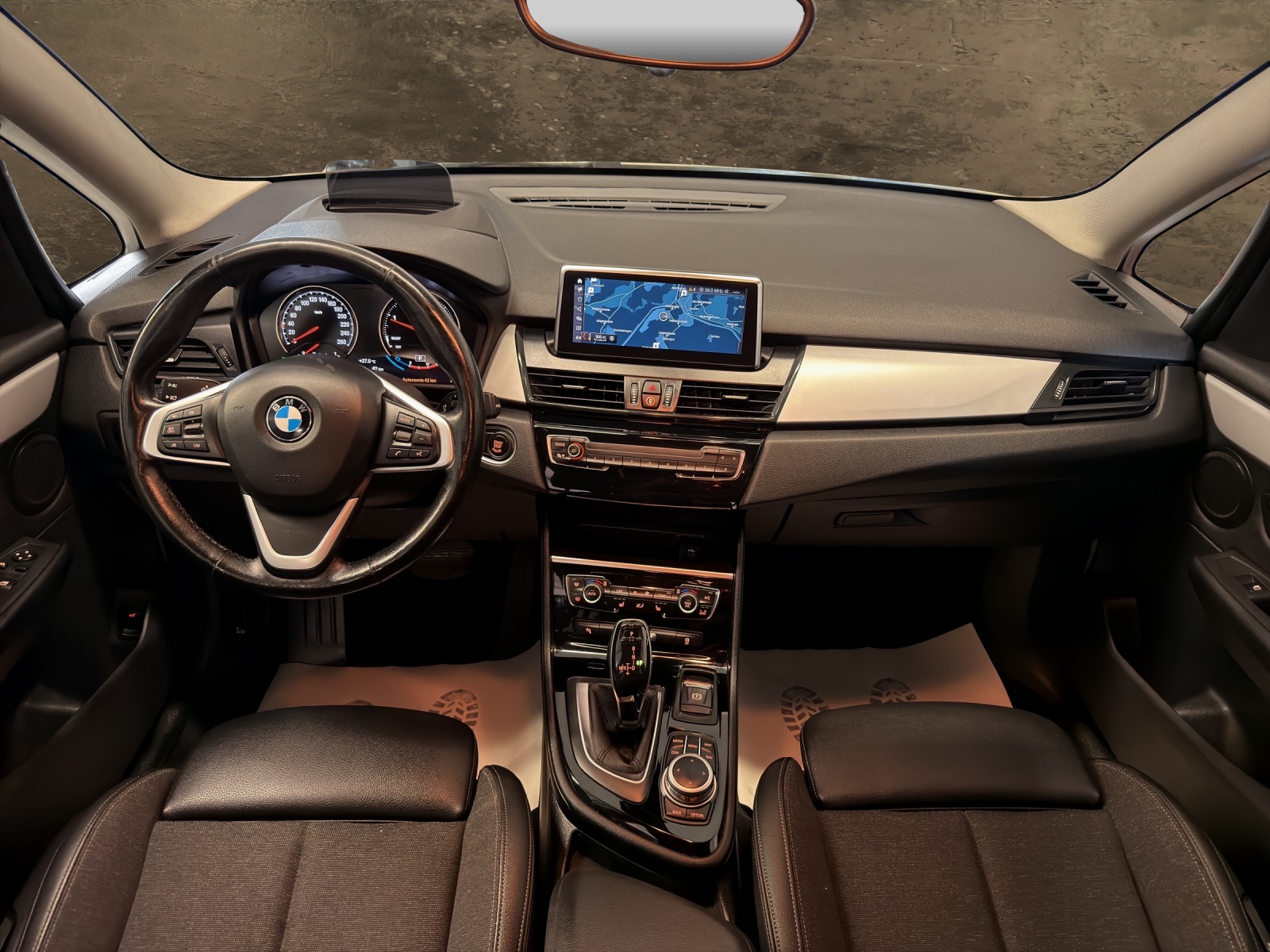 BMW 220d xDrive Gran Tourer Steptronic-showroom-element-3