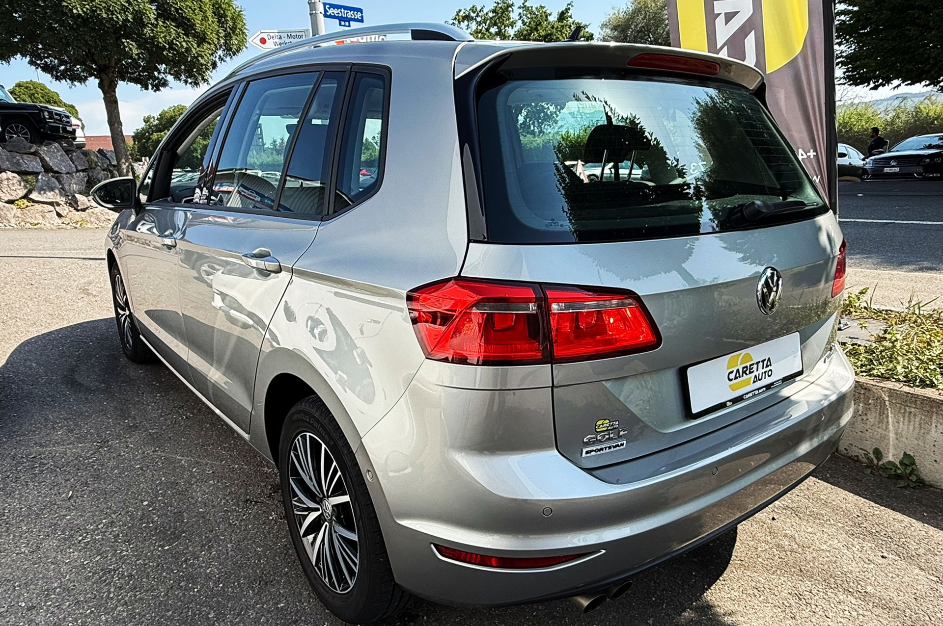 VW Golf Sportsvan 1.4 TSI Allstar DSG-image-4