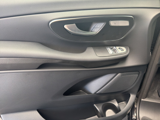 MERCEDES-BENZ V 250 d lang 4M Style-image-9