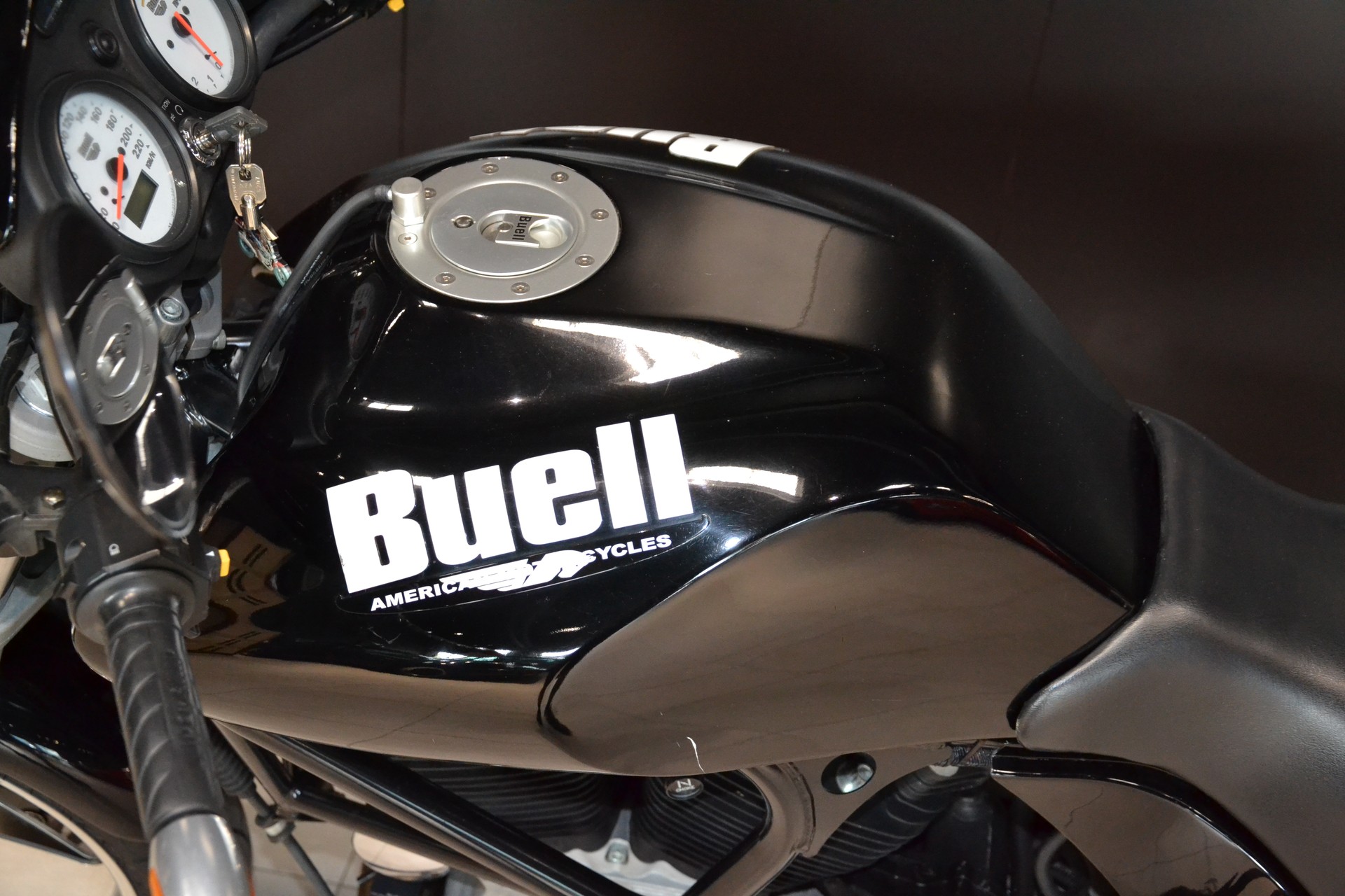 BUELL M2 Cyclone-image-5