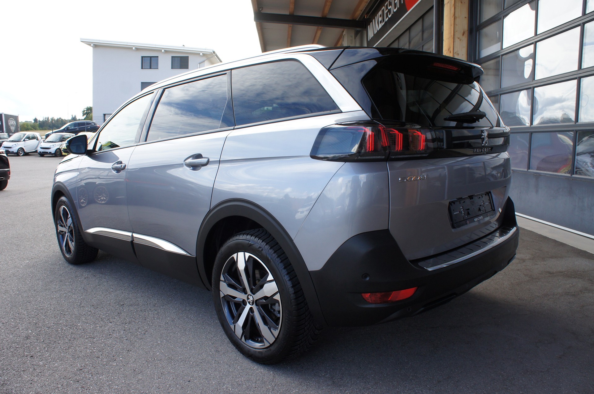 PEUGEOT 5008 1.5 BlueHDi Allure Pack EAT8-showroom-element-2