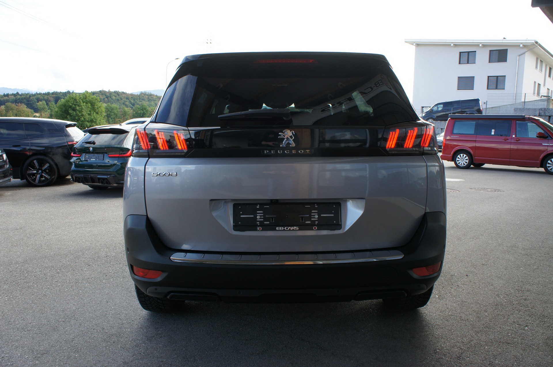 PEUGEOT 5008 1.5 BlueHDi Allure Pack EAT8-showroom-element-3