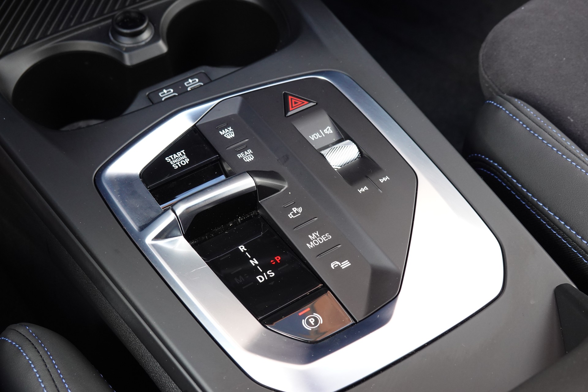 BMW 120 M Sport Steptronic - "LEASING DES 2,9% * Caméra Recul + Capteurs * Drive Select * Cuir/Alcantara"-image-15