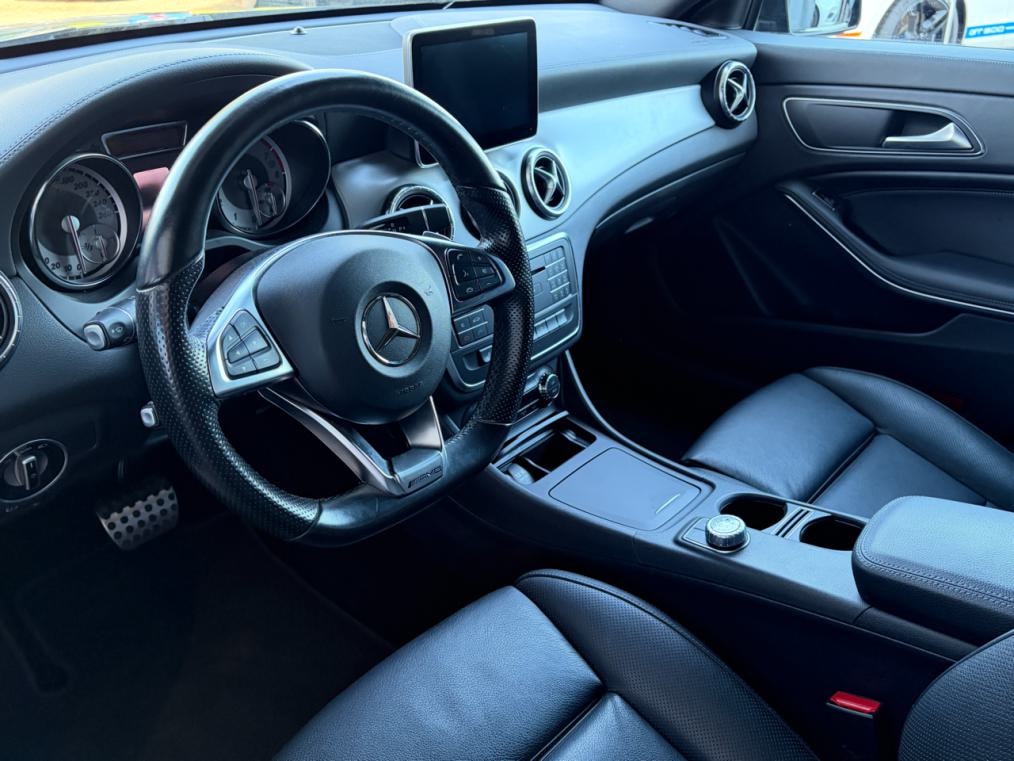 MERCEDES-BENZ CLA Shooting Brake 250 AMG Line 4Matic 7G-DCT-showroom-element-3
