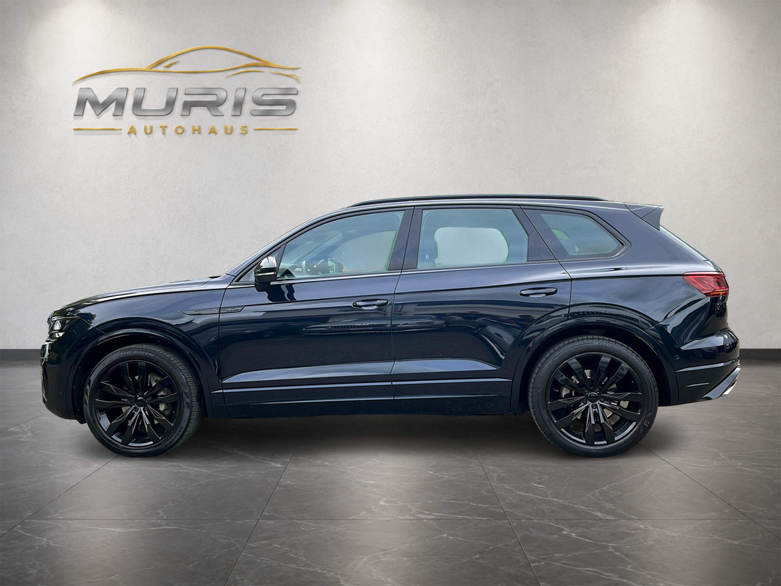 VW Touareg 3.0 TDI R Line Tiptronic-showroom-element-1