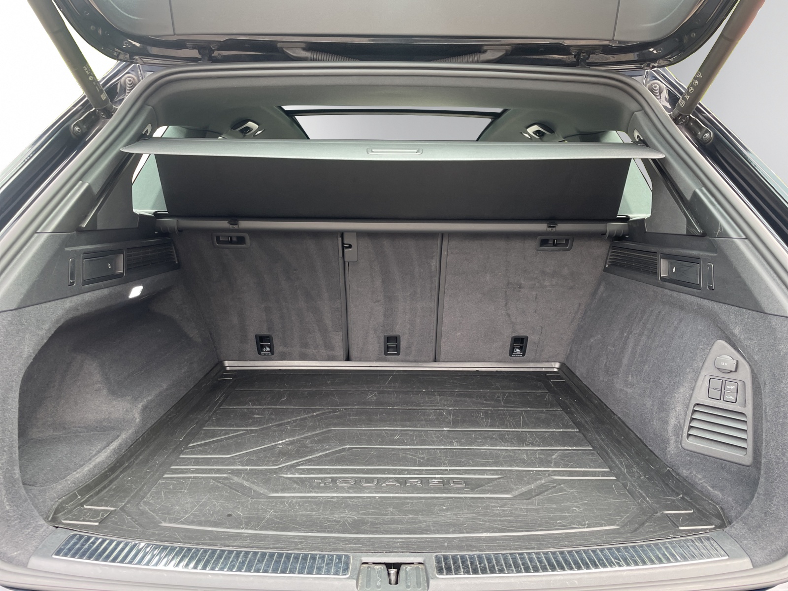 VW Touareg 3.0 TDI R Line Tiptronic-image-20