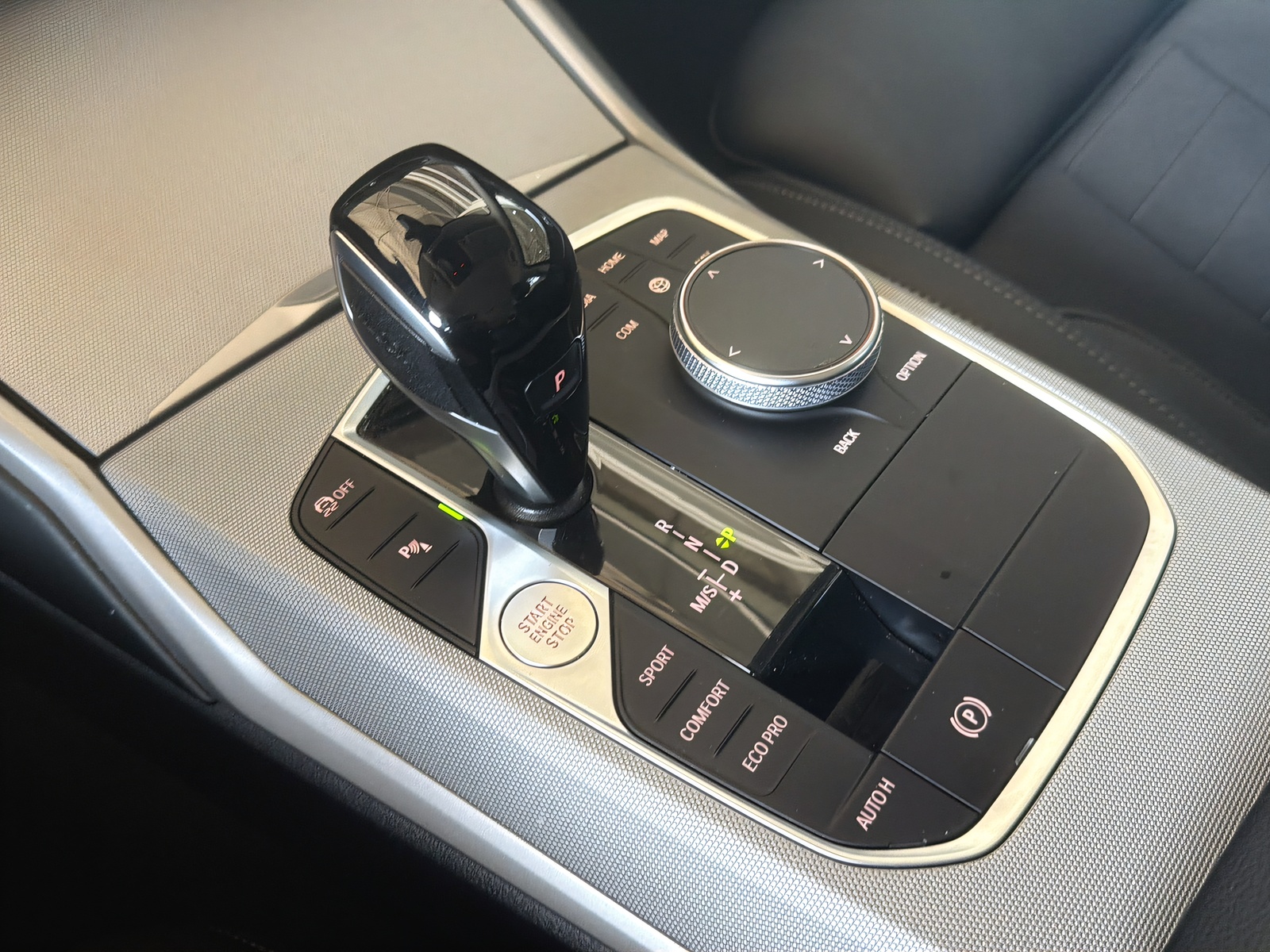 BMW 320d xDrive-image-14
