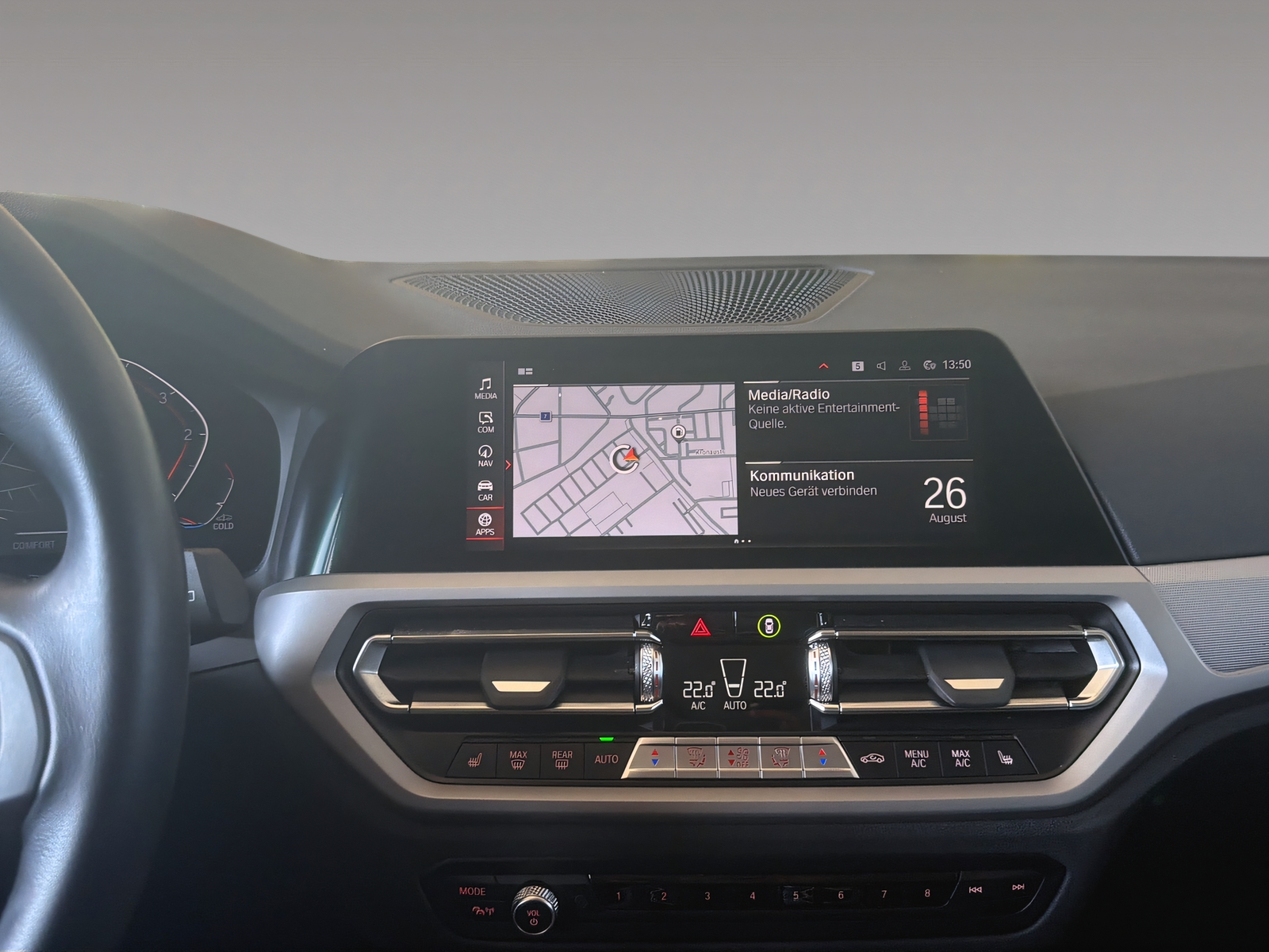 BMW 320d xDrive-image-11
