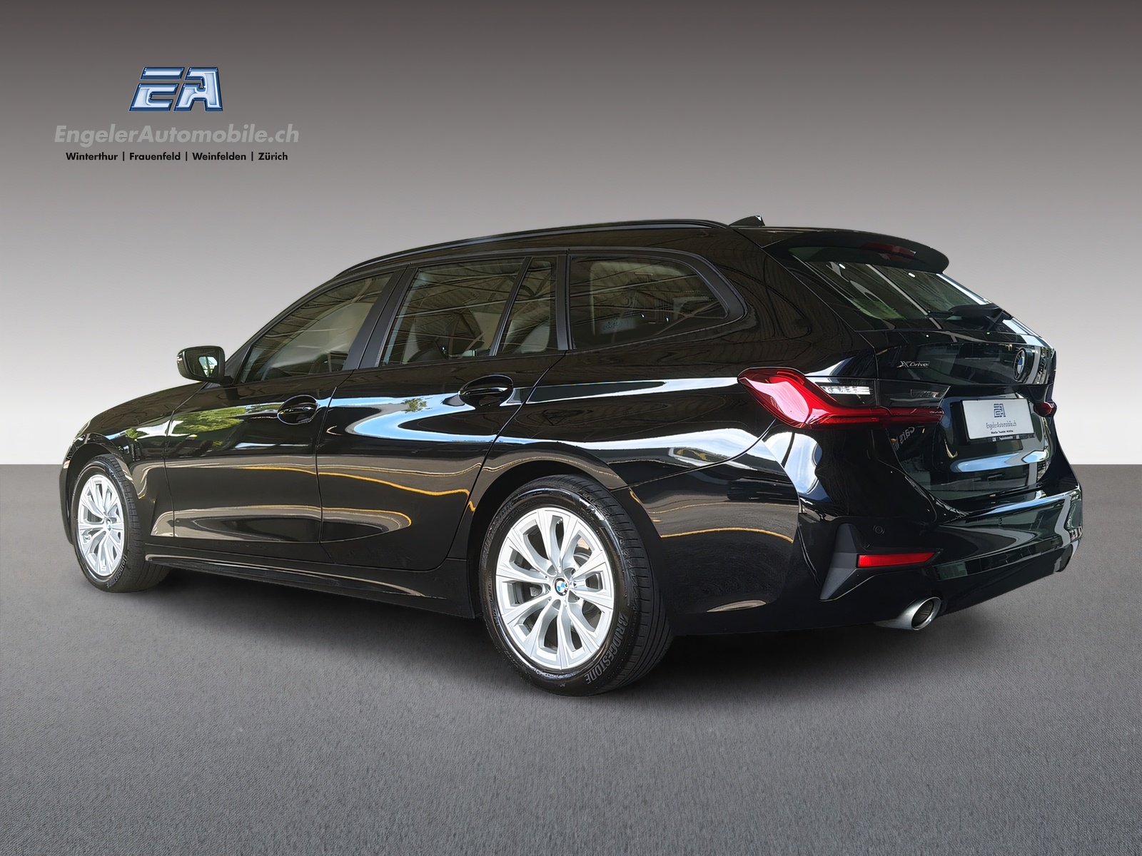 BMW 320d xDrive-showroom-element-3