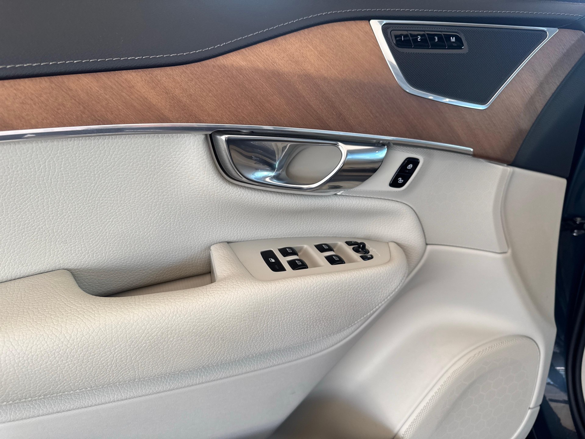 VOLVO XC90 2.0 T8 TE Inscription 7P. eAWD-image-13
