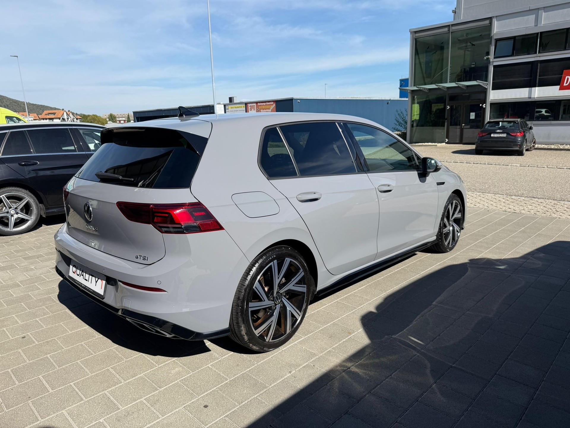 VW Golf 1.5 eTSI mHEV ACT R-Line DSG-image-6