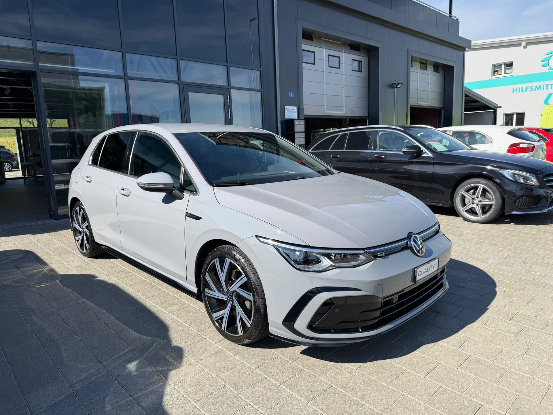 VW Golf 1.5 eTSI mHEV ACT R-Line DSG-showroom-element-3