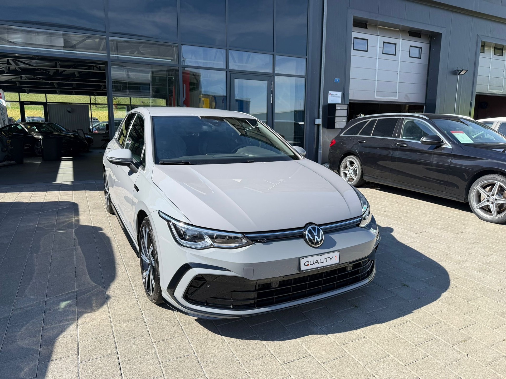 VW Golf 1.5 eTSI mHEV ACT R-Line DSG-showroom-element-2