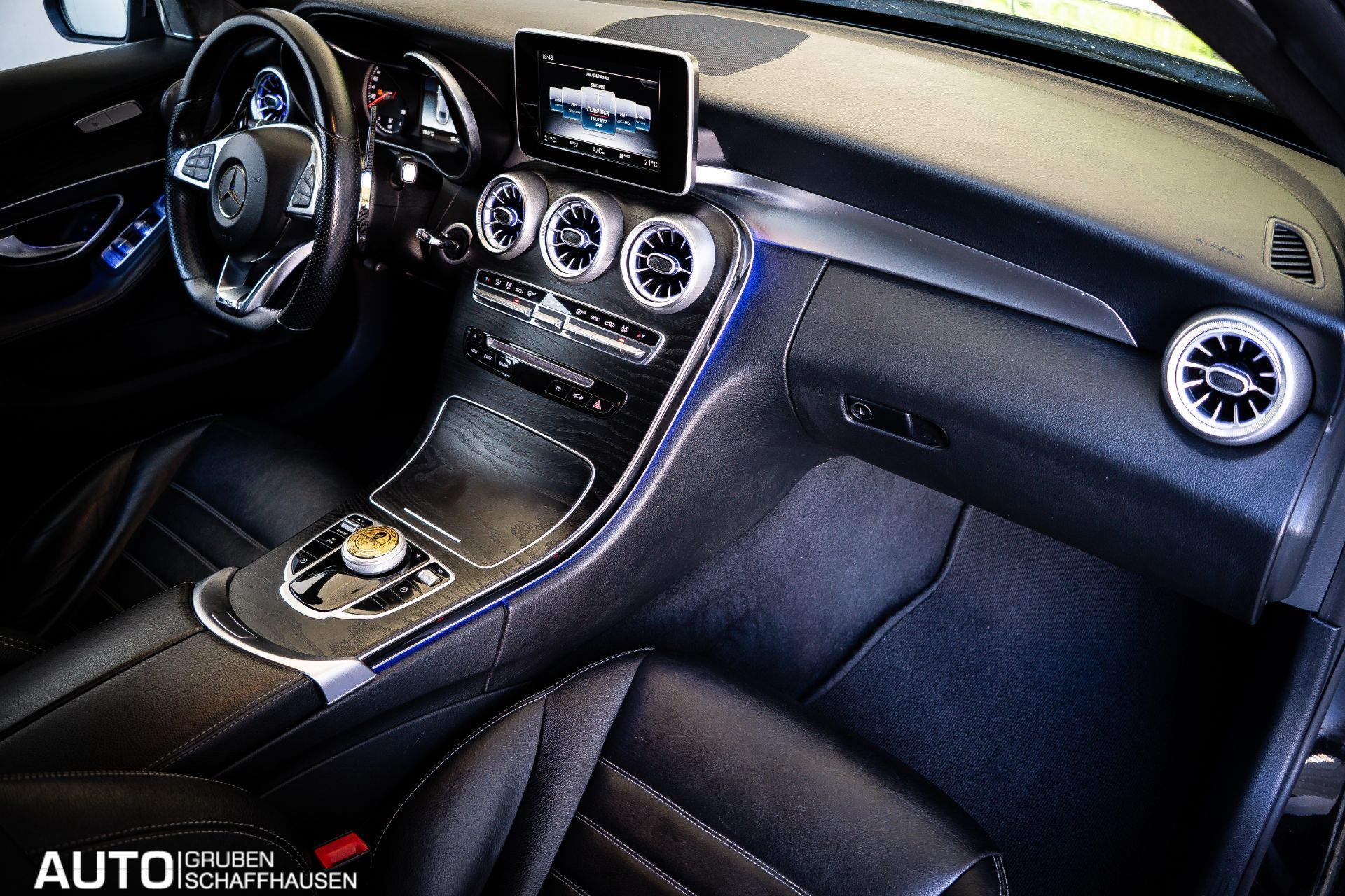 MERCEDES-BENZ C 250 d Swiss Star AMG Line 4Matic 9G-Tronic-image-14